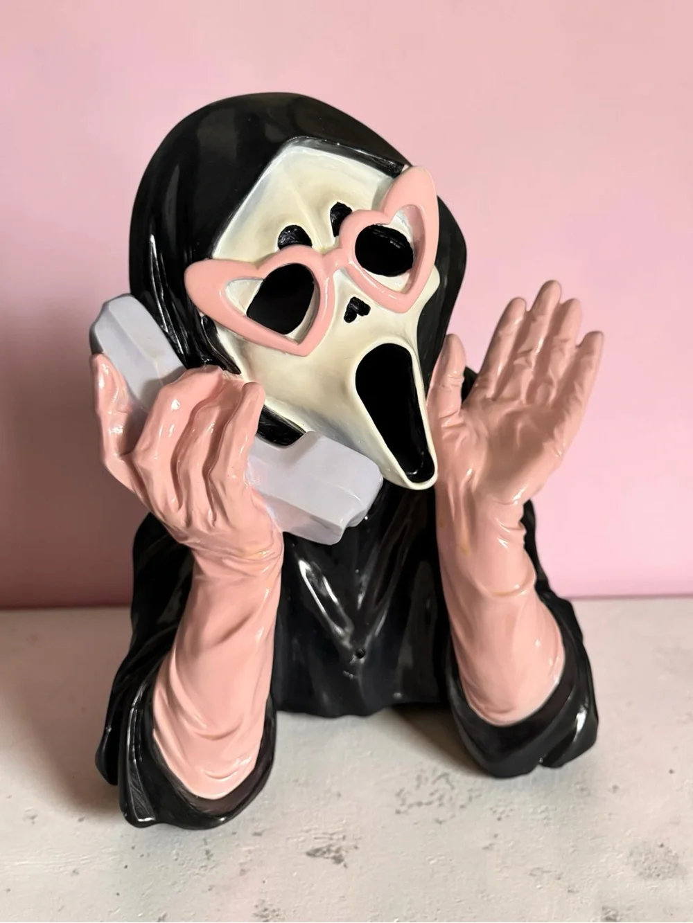 Stylish Pink & Black Decorative Scream Figure for Home Parties